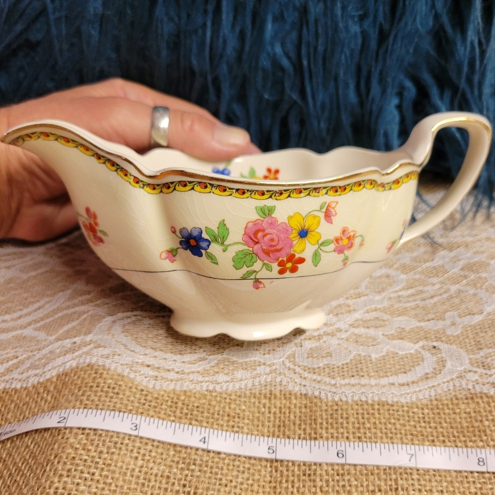Vintage Johnson Brothers Pareek gravy boat beautiful made in England